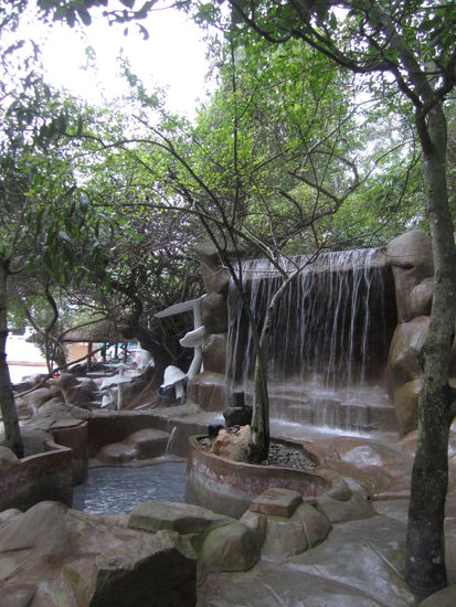 ... hmmm ... der heiße Massagemineralwasserfall  ... hmmmmm