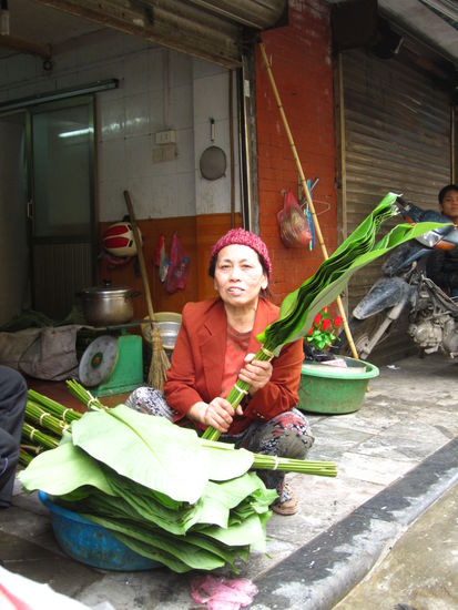 ... Hanoi ist eigentlich voll von wunderbaren Fotomotiven, viele Menschen wollten nicht fotografiert werden, also  das beste Bilderbuch ist im Kopf und noch ein Stückchen tiefer  ...