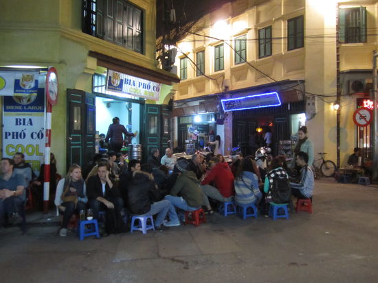 ... Bier billiger als alles andere, da braucht keiner feilschen! ...