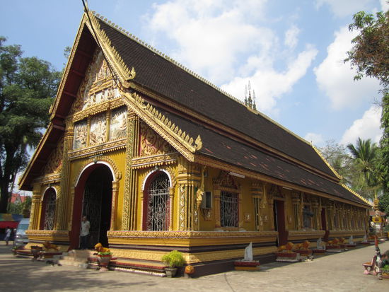 ... einer der unzähligen Tempel ...