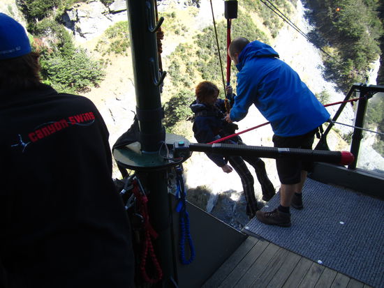 ... nach zwei sprüngen grinse ich im kreis  ...