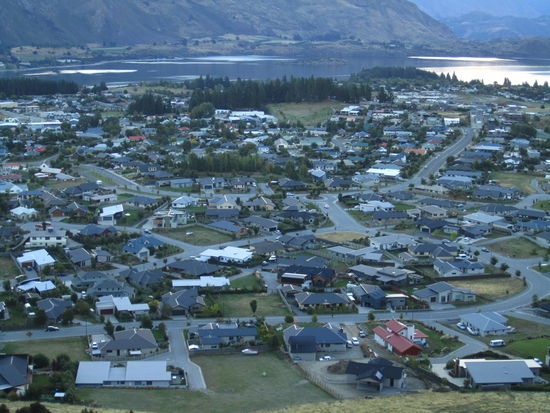 ... von oben ... ein bisschen fad sind die Ortschaften schon anzusehen  ...