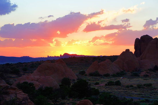 wunderschöner Sonnenuntergang am Zeltplatz