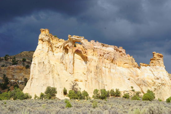 Grosvenor Arch mit Gewitterwolken