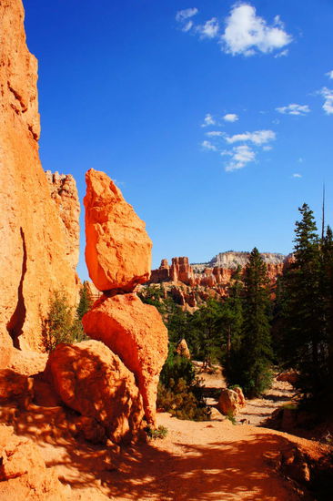 Gesteinsformationen in schönen Farben und Formen