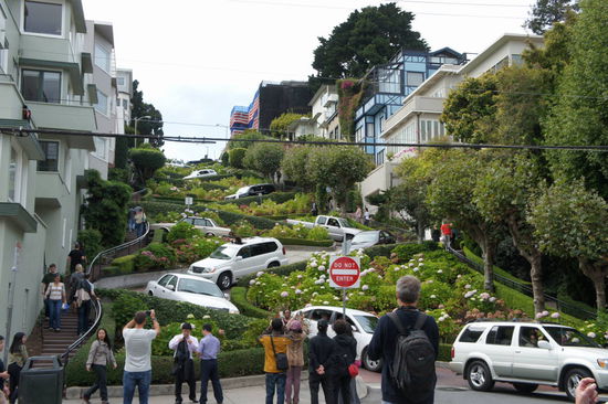 die kurvigste Straße der Welt (sind wir auch mal runter gefahren)