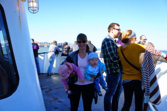 eine Schiffspartie ist lustig - nur nicht für Mama