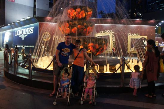 Abends an der Einkaufsmeile