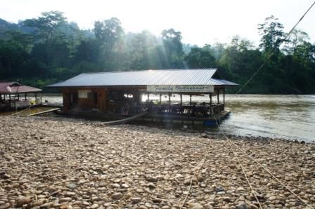 und abends im Floating Restaurant gegessen
