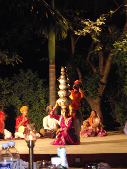 Indische Touristenshow, zum Schluss waren wir die einzigen Gäste. Es war aber wirklich nett und lustig mit dieser Truppe und wir haben alle getanzt.