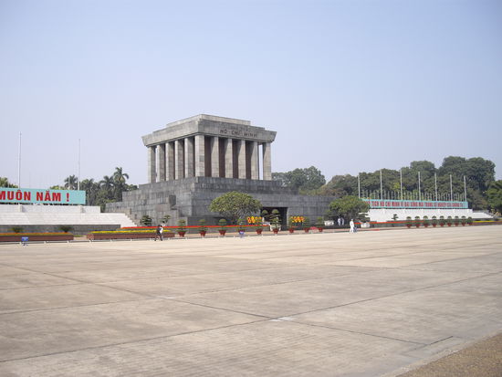 Ho Chi Minh Mausoleum - kommunistischer Charme