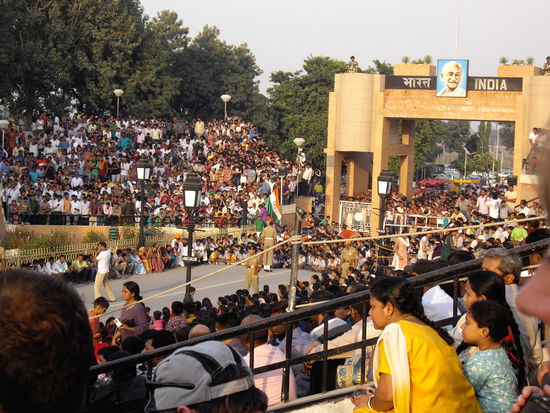 indische Seite der Party - unschwer zu erkennen.
