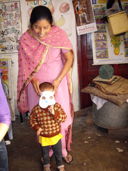 wir haben Masken gebastelt