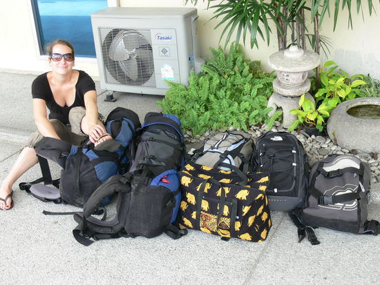 42 kg plus Handgepaeck -- am Anfang warens 25 kg...