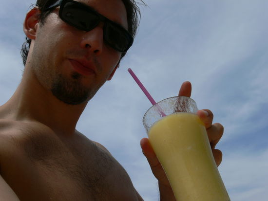 irgend ein gelber Fruchtshake