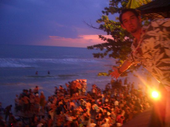 Beim Sonnenaufgang auf der Bruecke