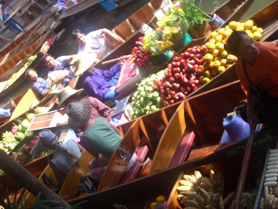 noch in Bangkok auf dem Floating Market