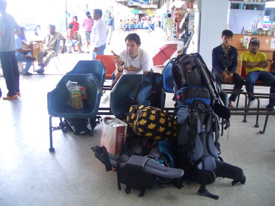 viel shoppen viel Gepäck viel schleppen. Aber mit nem Bier zum Fruehstueck gehts dann doch