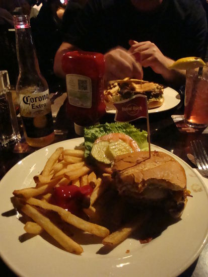 Burger and Beer!!! I LIKE