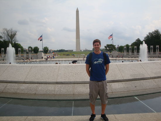 WW II Memorial, Washington Monument und Tobi