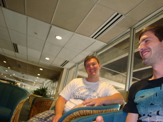 Flughafen Orlando 
Michi (links im Bild) ud Tobi (rechts im Bild) 