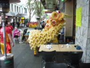 Chinatown- Segnung eines Ladens