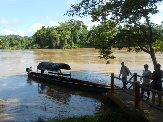 Die grosse Nussschale mit Motor  = Lancha