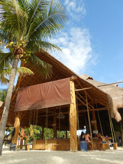 Die Bar direkt am Strand mit Schaukel 
