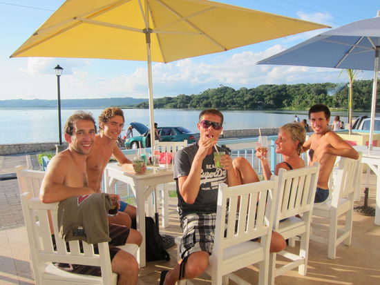 Unsere Reisegruppe beim Mojitos trinken...