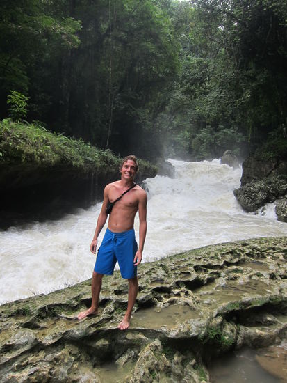 Der Fluss welcher unter den Becken verschwindet...