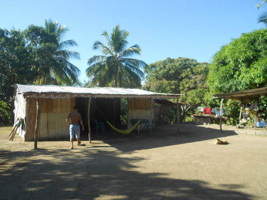Die kleinen Holz /Blechhuetten der Familien...