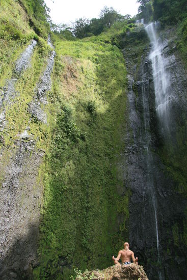 Der gewaltige Wasserfall...