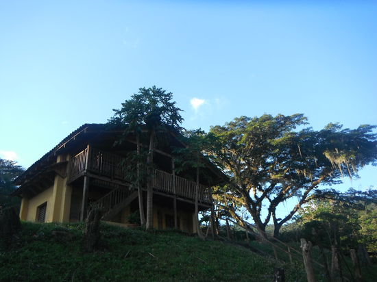 Unsere Lehmziegelhuette, in welcher wir naechtigten...