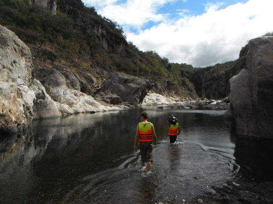 Anfangs konnten wir noch durch das Wasser waden...