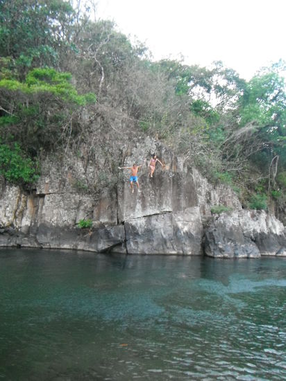 Sprung von einem 6m Felsen!