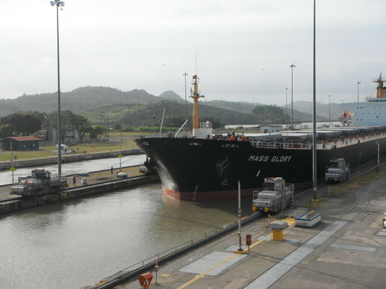 2. Gewaltige Schiffe werden in Position gebracht!