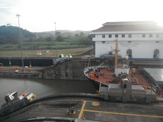 4. Schiffe werden hindurchgezogen!