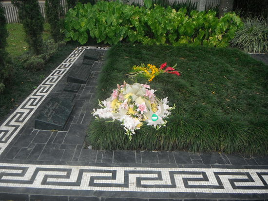 Das Familiengrab der Escobars!