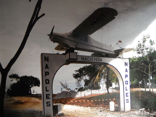 Das ehemalige Anwesen von Pablo Escobar! Mit allem was man sich nur vorstellen kann! Unter anderem Tieren aus Afrika...