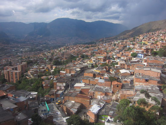 Aussicht auf ein Armenviertel aus der Seilbahn!