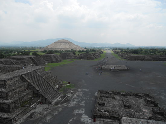 Aussicht ueber den gigantischen Komplex..