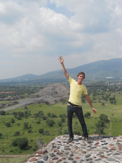 Aussicht von der Sonnenpyramide..