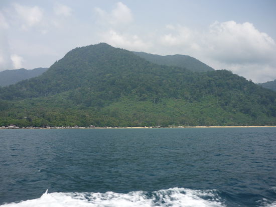 Die Insel vom Boot aus