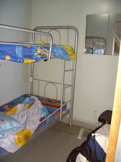 unser Zimmer - wie man sieht nicht gerade das sauberste, gemütlichste und größte aber das billigste was wir kriegen konnten
