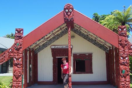 Ein Maori-Gebaeude...