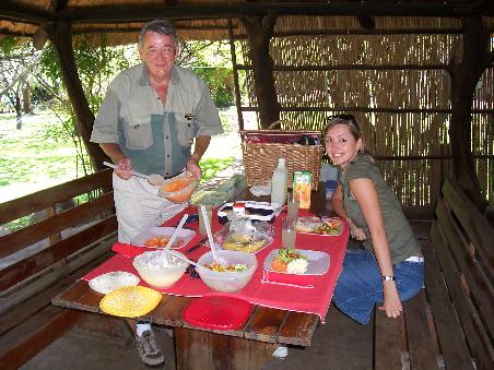 Lunch von und mit John im TALA-Game Reserve