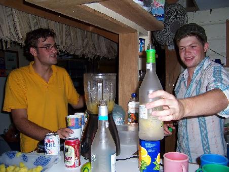 Laurence und Luke und viel Rum (Cocosrum, Bananenrum, Barcardi, Panama Jack und Abuelo..)