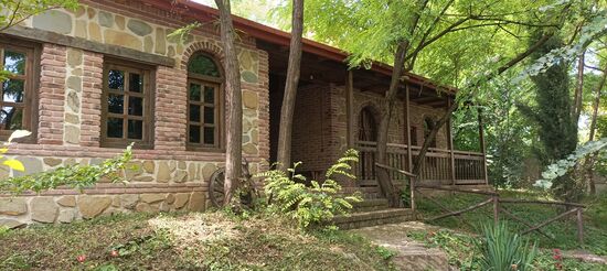 Der Weinkeller im "Chateau Oberi"