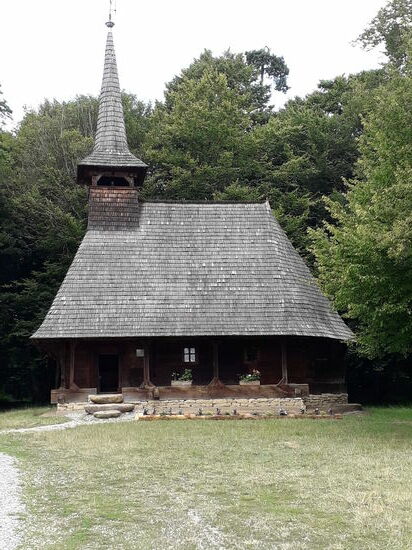 wunderschön restauriert, Kirche im Astra-Park