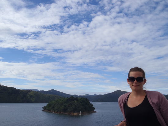 Auf der Faehre (sogar ein paar Delphine gaben sich die Ehre!!)